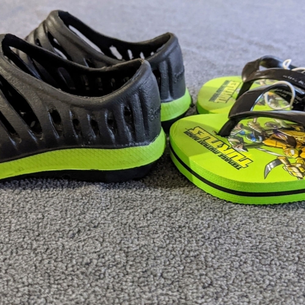 Boys sandals flip flops Ninja Turtle camo water shoes Sz Small 5-6 - Picture 2 of 4